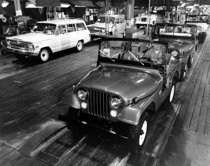 1969-jeep-factory-photp.jpg
